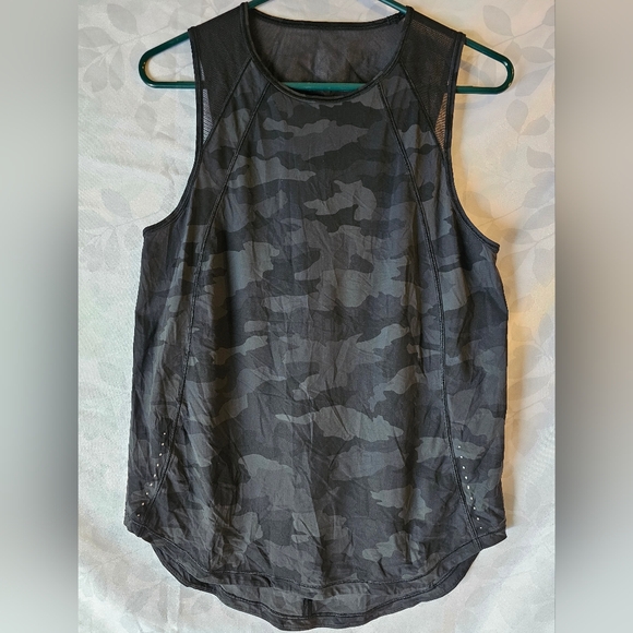 lululemon athletica Tops - Lululemon Sculp Tank Camo